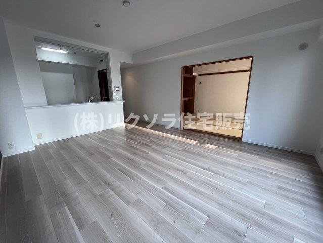 オークヒルズ香里弐番館のダイニング|LDK　16.1帖
■物件内覧・資金計画相談・住宅ローン相談、リフォーム相談、お問合せ受付中■
※当日・翌日のご内覧、ご相談はお電話でのお問合せがスムーズです！