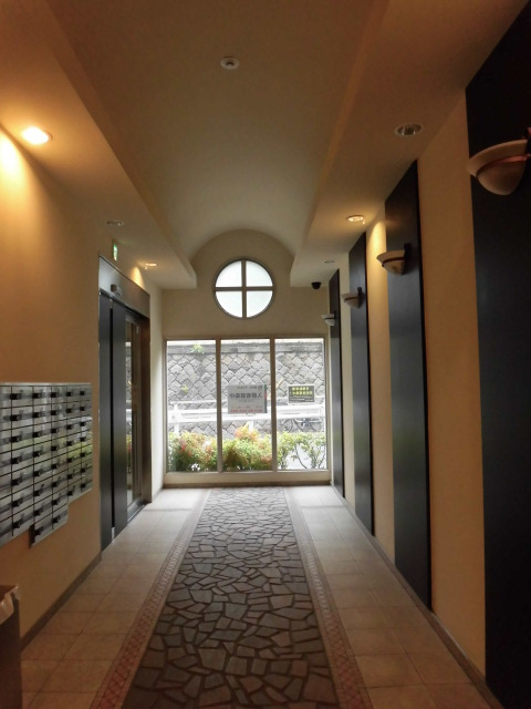 大阪市中央区内久宝寺町２丁目の賃貸マンションのロビー
