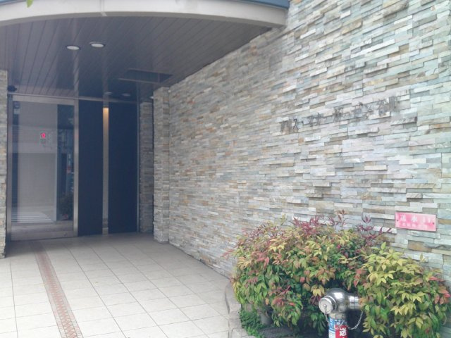 大阪市中央区内久宝寺町２丁目の賃貸マンションのエントランス