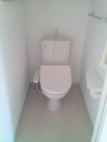 大阪市中央区内久宝寺町２丁目の賃貸マンションのトイレ