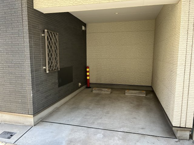 雑司ヶ谷1丁目戸建の駐車場