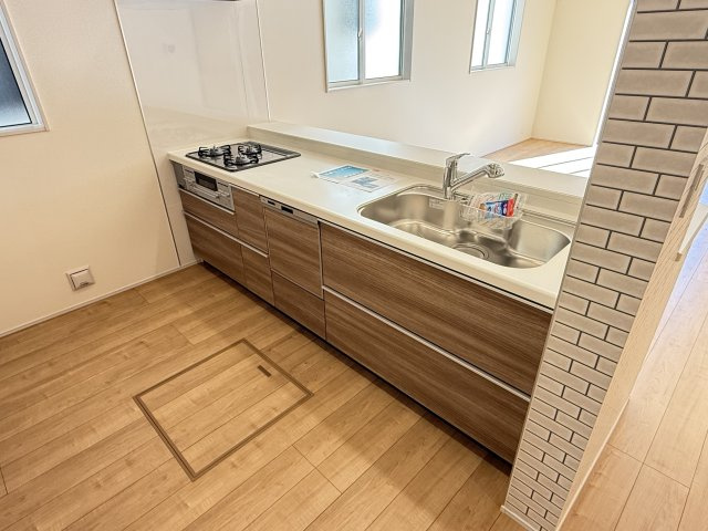 川越市笠幡　新築一戸建て　2号棟のキッチン|キッチンでお料理をお楽しみください