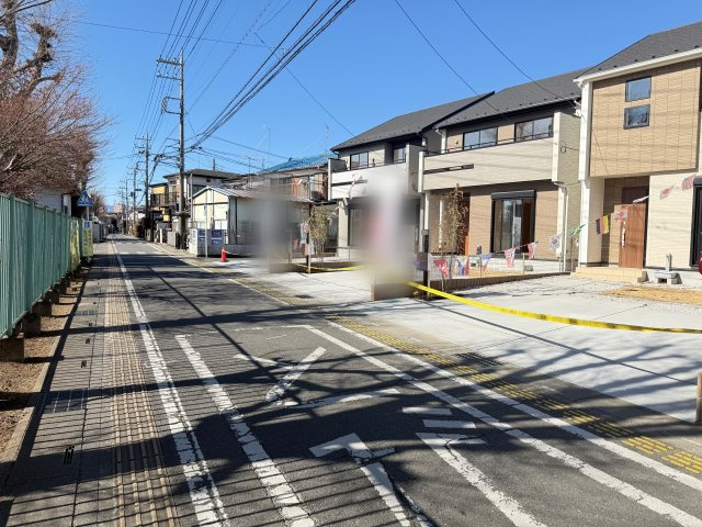 川越市笠幡　新築一戸建て　2号棟の前面道路含む現地写真|前面道路含む現地写真です