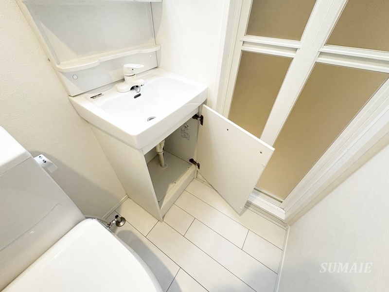 Monologueの独立洗面台|独立洗面台下の収納スペースです☆