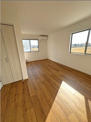 ココテラス一條【キャッシュバック対象物件】の居間・リビング|同社施工の類似物件の画像です。