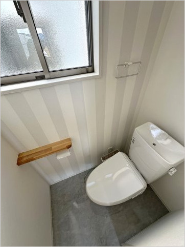 ココテラス一條【キャッシュバック対象物件】のトイレ|同社施工の類似物件の画像です。