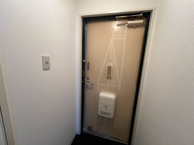 【玄関】 | ドゥエル志紀 | こちらの居間で趣味の時間をお楽しみください