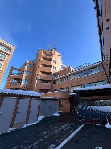 ロイアルヒルズ宮の森の外観