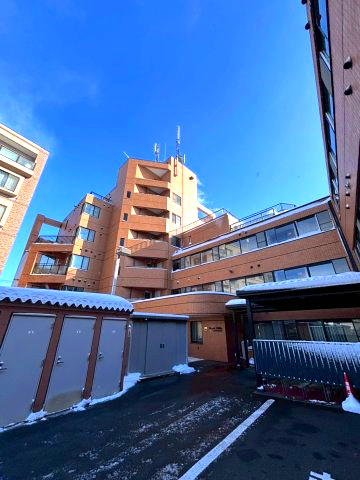 ロイアルヒルズ宮の森の外観