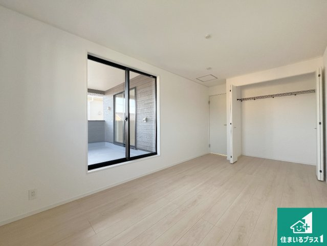 姫路市飾磨区堀川町　第1期　新築一戸建ての洋室|シンプルな洋室は、自分好みのインテリアが楽しめます♪ご家族とインテリアや家具を選びに行くのは新築購入時の醍醐味の一つです。ぜひお楽しみください♪