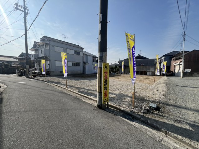 グラッド・タウンニュー三箇5丁目（建築条件付き土地）の前面道路含む現地写真|■前面道路含む現地写真です