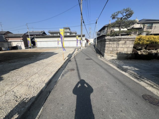 グラッド・タウンニュー三箇5丁目（建築条件付き土地）の前面道路含む現地写真|■24時間営業の大型スーパ近くで便利な立地です♪♪