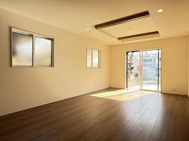 川越市笠幡　新築一戸建て　3号棟の居間・リビング|こちらのリビングで趣味の時間をお楽しみください