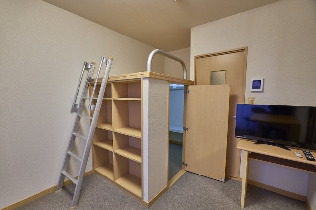 静岡市清水区駒越南町の賃貸マンションの居間・リビング|ゆったり過ごせる居間です