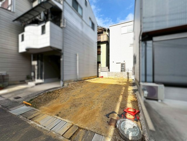 寺戸町東田中瀬　建築条件無土地の外観|保育園・学校・スーパー・コンビニが徒歩圏内に揃う暮らしやすい住環境。日々の生活動線がコンパクトにまとまり、子育て世帯にも安心の立地です。