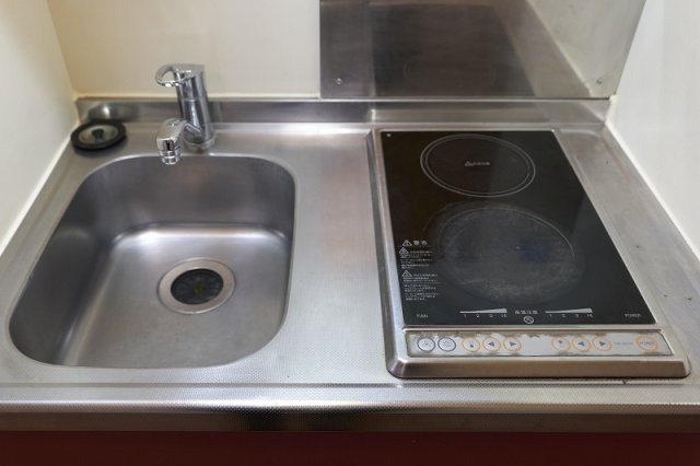静岡市葵区大岩本町のアパートのキッチン|コンパクトなキッチンで掃除もラクラク