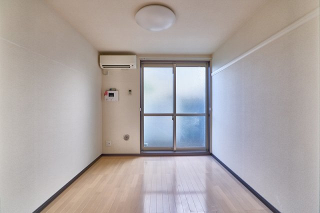 静岡市駿河区広野５丁目のアパートの居間・リビング|１階