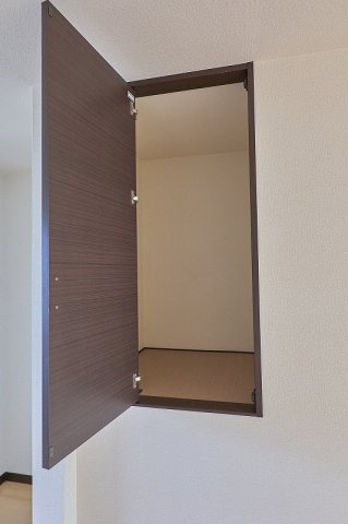 静岡市駿河区広野５丁目のアパートの内装|明るい色調の室内です