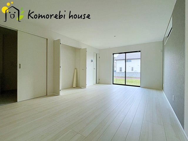 北本市下石戸下　5期　新築一戸建て　グラファーレ　03の居間・リビング|3/19撮影済み