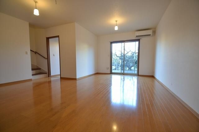 【居間・リビング】