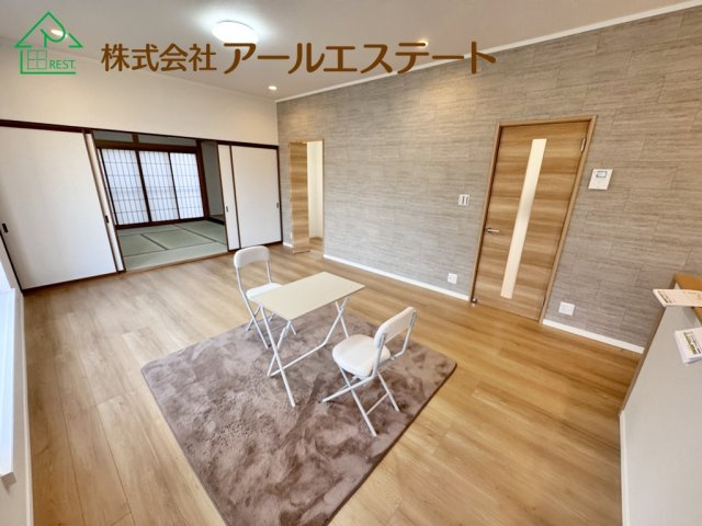 加古川市野口町良野　　中古戸建の居間・リビング