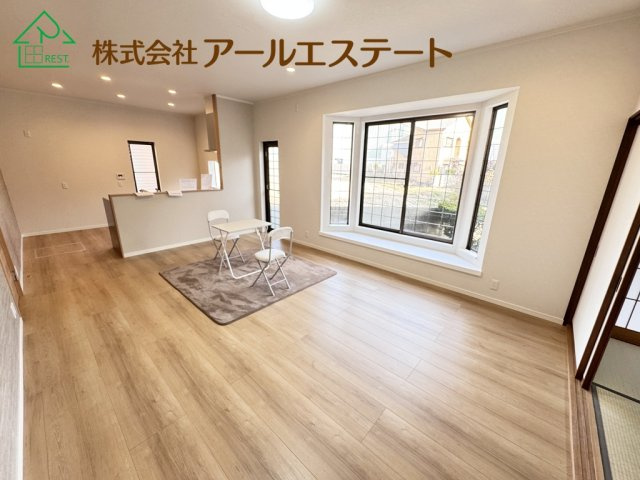 加古川市野口町良野　　中古戸建の居間・リビング