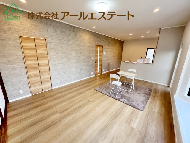加古川市野口町良野　　中古戸建の居間・リビング