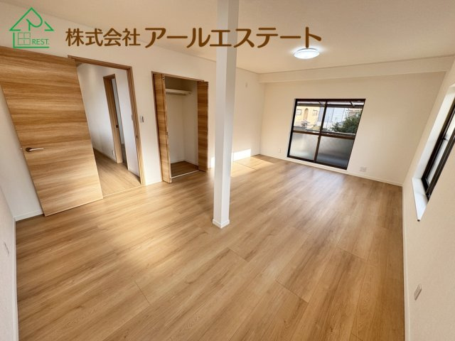 加古川市野口町良野　　中古戸建の洋室