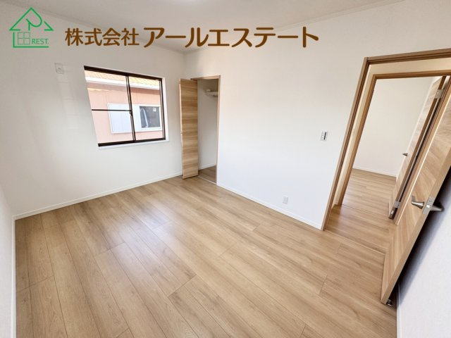 加古川市野口町良野　　中古戸建の洋室
