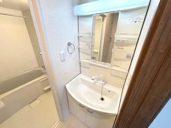 アビタ青木パークサイドの独立洗面台