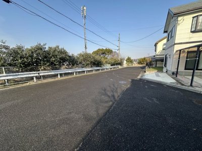 【前面道路含む現地写真】 | 南河内郡河南町鈴美台1丁目戸建 | 南西側前面道路