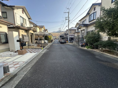 【前面道路含む現地写真】 | 南河内郡河南町鈴美台1丁目戸建 | 北西側前面道路
