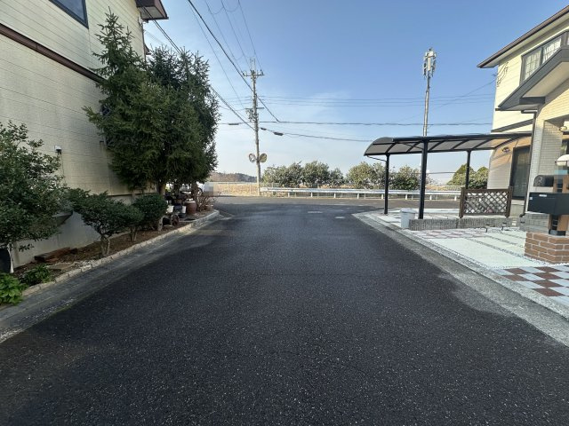 【前面道路含む現地写真】 | 南河内郡河南町鈴美台1丁目戸建 | 北西側前面道路