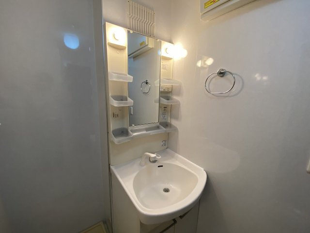 ロイヤルヒルズ武蔵浦和の洗面所