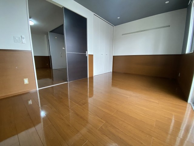 ロイヤルヒルズ武蔵浦和の洋室