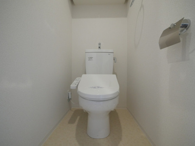 【トイレ】 | セレニテ新大阪アリエ | 落ち着いた色調のトイレです