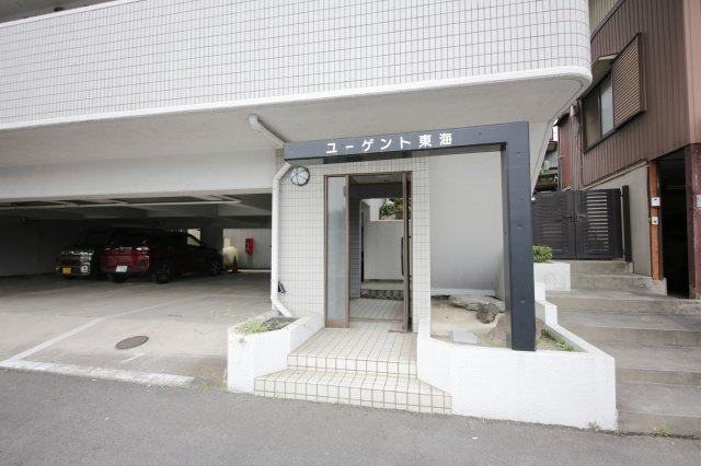 ユーゲント東海のエントランス