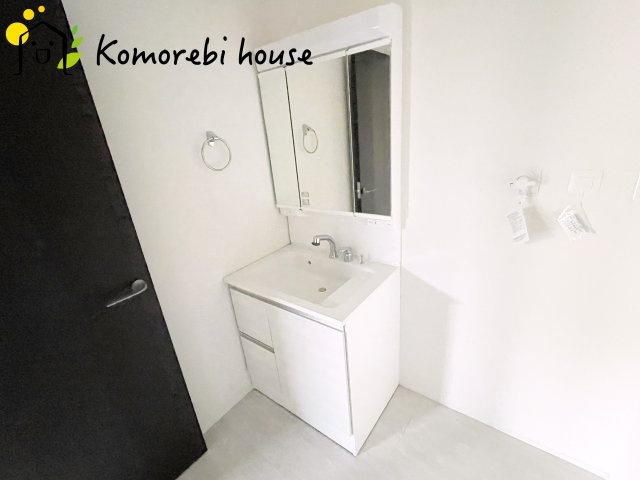 北本市下石戸下　5期　新築一戸建て　グラファーレ　04の独立洗面台|独立洗面台です