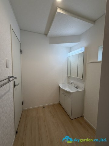 平塚市達上ヶ丘第４　新築戸建　全2棟2号棟の脱衣所