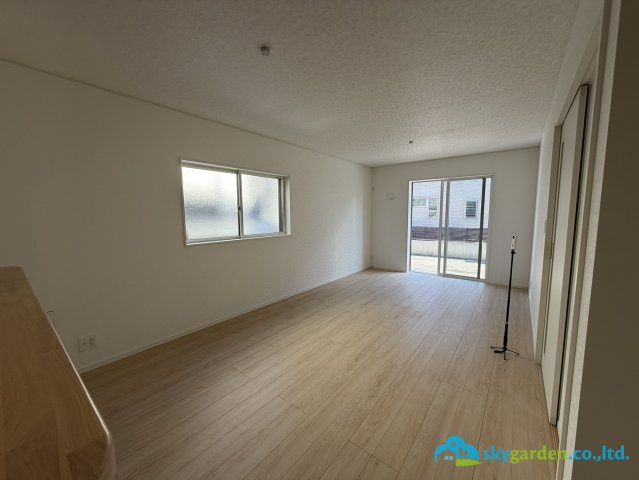 平塚市達上ヶ丘第４　新築戸建　全2棟2号棟の居間・リビング