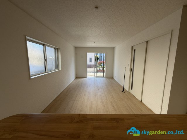 平塚市達上ヶ丘第４　新築戸建　全2棟2号棟の居間・リビング