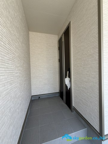 平塚市達上ヶ丘第４　新築戸建　全2棟2号棟の玄関