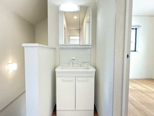 川越市笠幡　未入居戸建ての独立洗面台|使いやすい独立洗面台です