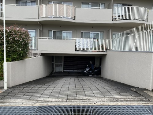 ハイツ白川の駐車場