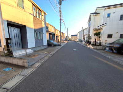 【前面道路含む現地写真】 | 東松山市神明町2丁目　4ＬＤＫ