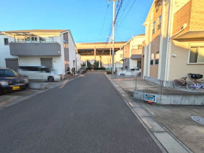 【前面道路含む現地写真】 | 東松山市神明町2丁目　4ＬＤＫ