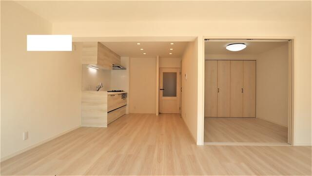 名古屋市昭和区広路通７丁目の中古マンションの居間・リビング