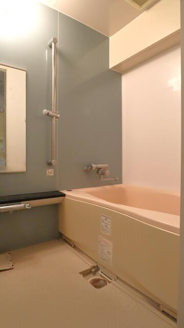 名古屋市昭和区広路通７丁目の中古マンションの浴室