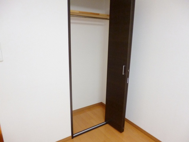 リブリ・ガーデンの収納|クローゼット付いてます。