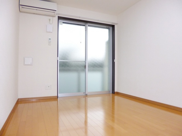 リブリ・ガーデンの居間・リビング|人気の洋室タイプです♪